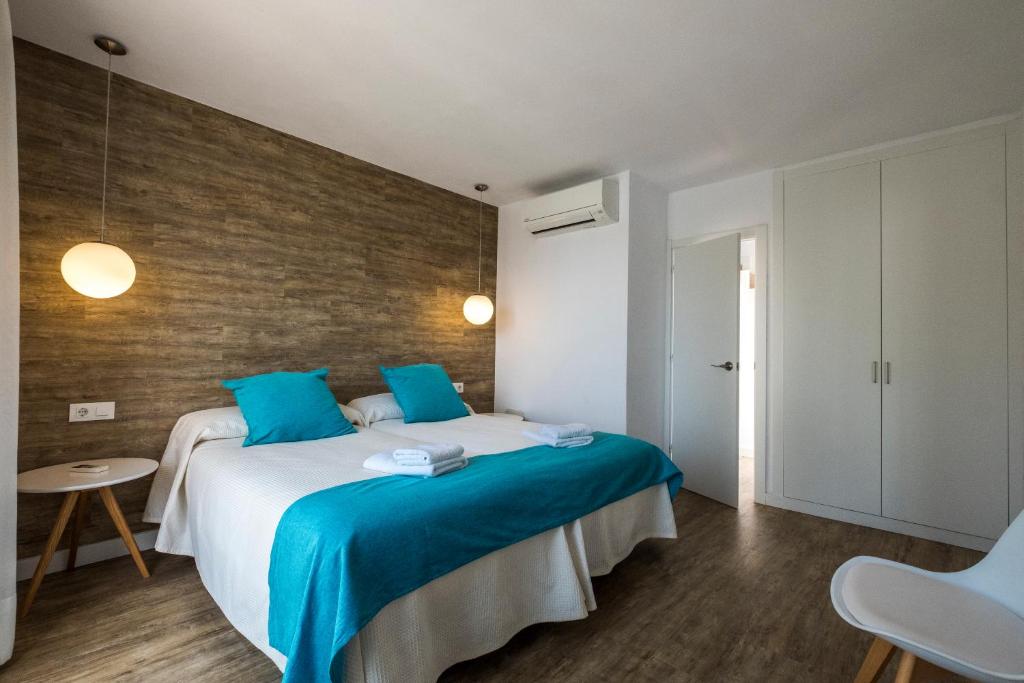 Apartamentos Playa Canutells, Mahón – Updated 2023 Prices