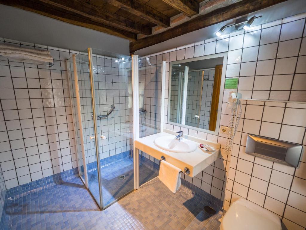 Koupelna v ubytování Posada La Robla