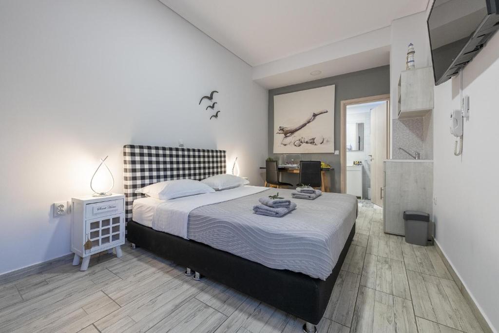 Comfort Stay Airport Studios - FREE shuttle from the Athens airport - Deluxe Double Room