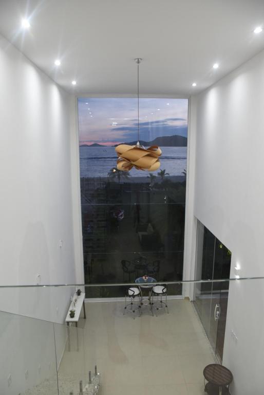  Pé na areia. Luxuosa Casa frente ao Mar - 4 Qts