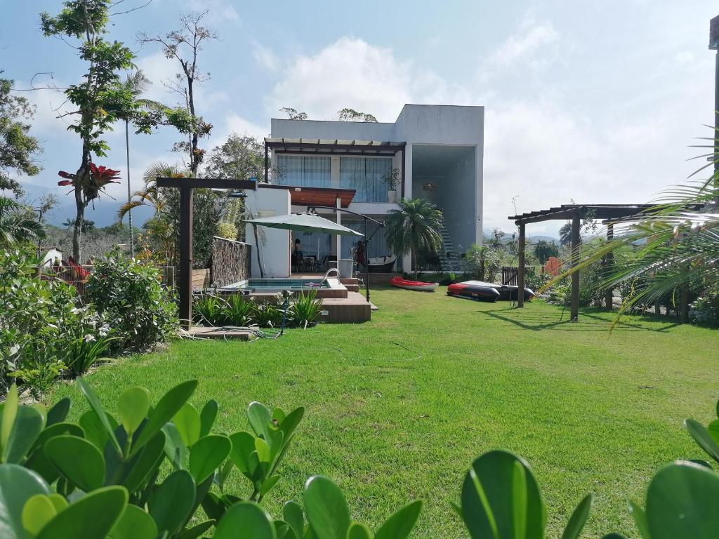  Pé na areia. Luxuosa Casa frente ao Mar - 4 Qts