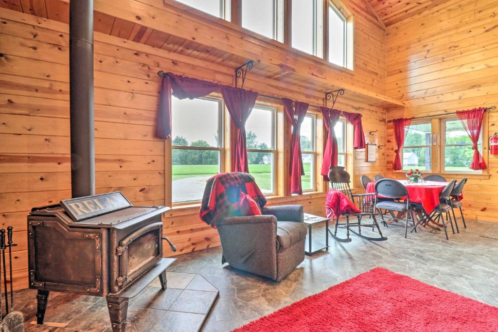 Cozy Haven of Rest Home with Amish Country Views! - Holiday Home