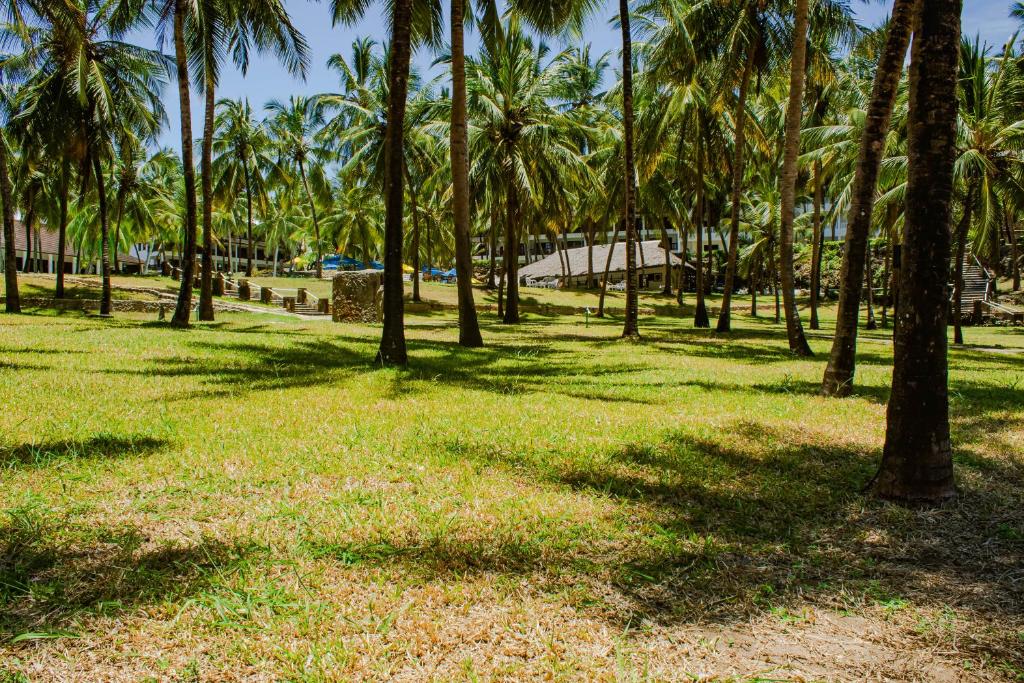 Zahrada ubytování PrideInn Flamingo Beach Resort & Spa Mombasa