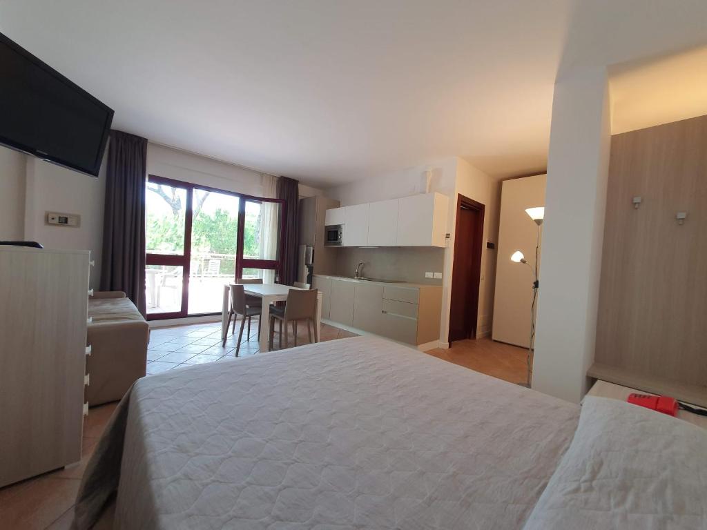 Residence Crystal Palace - Superior Studio Apartment (2 Adults)