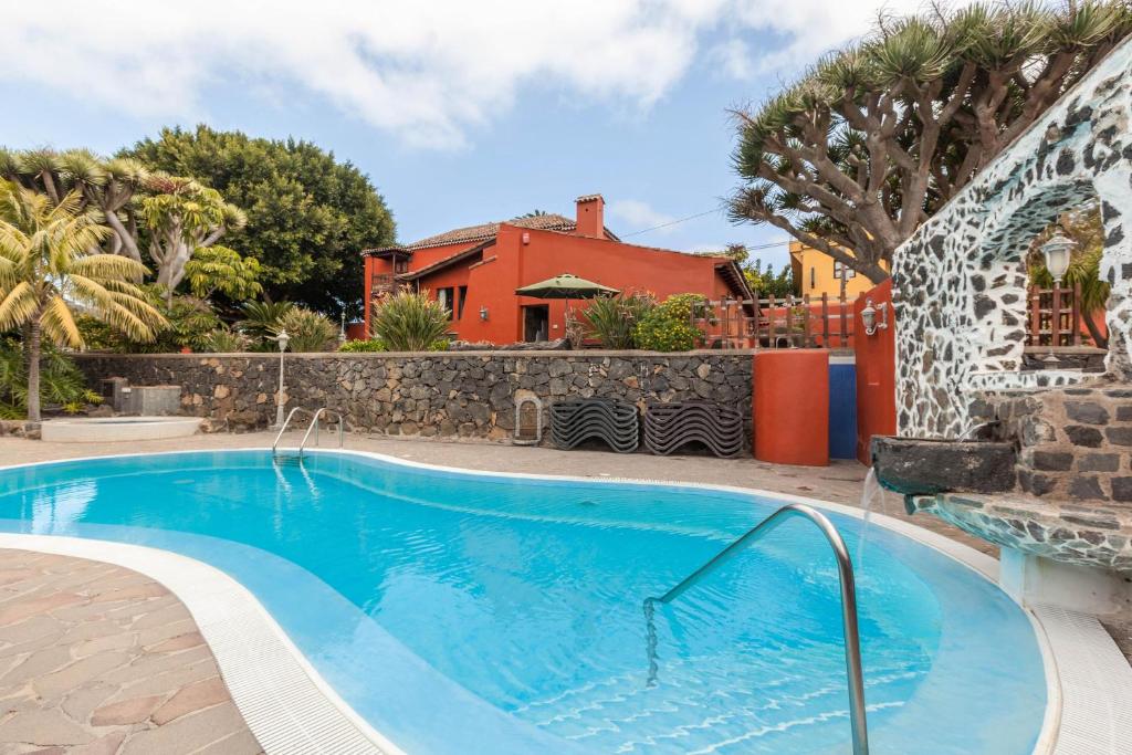 Bazén v ubytování Finca Los Viñedos Casa Rural nebo v jeho okolí