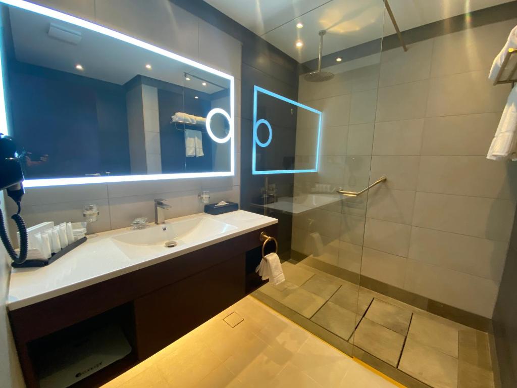 Koupelna v ubytování Velar Inn Hotel