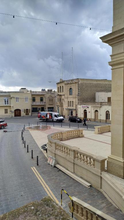 a view of a street with a building in the background at Ta’ Lorenzo in San Lawrenz