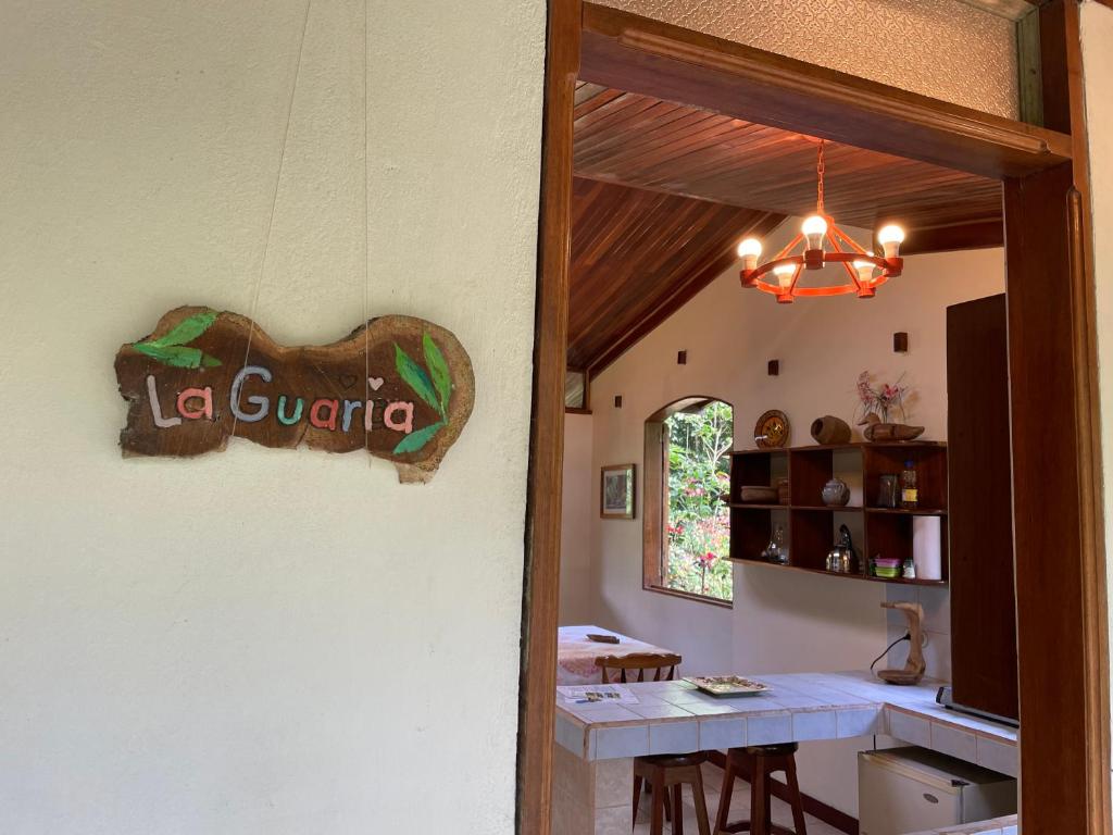 Certifikát, hodnocení, plakát nebo jiný dokument vystavený v ubytování Finca Isla Rainforest Retreat