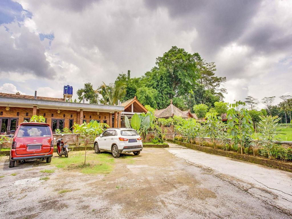 OYO 3483 Borobudur Cottage