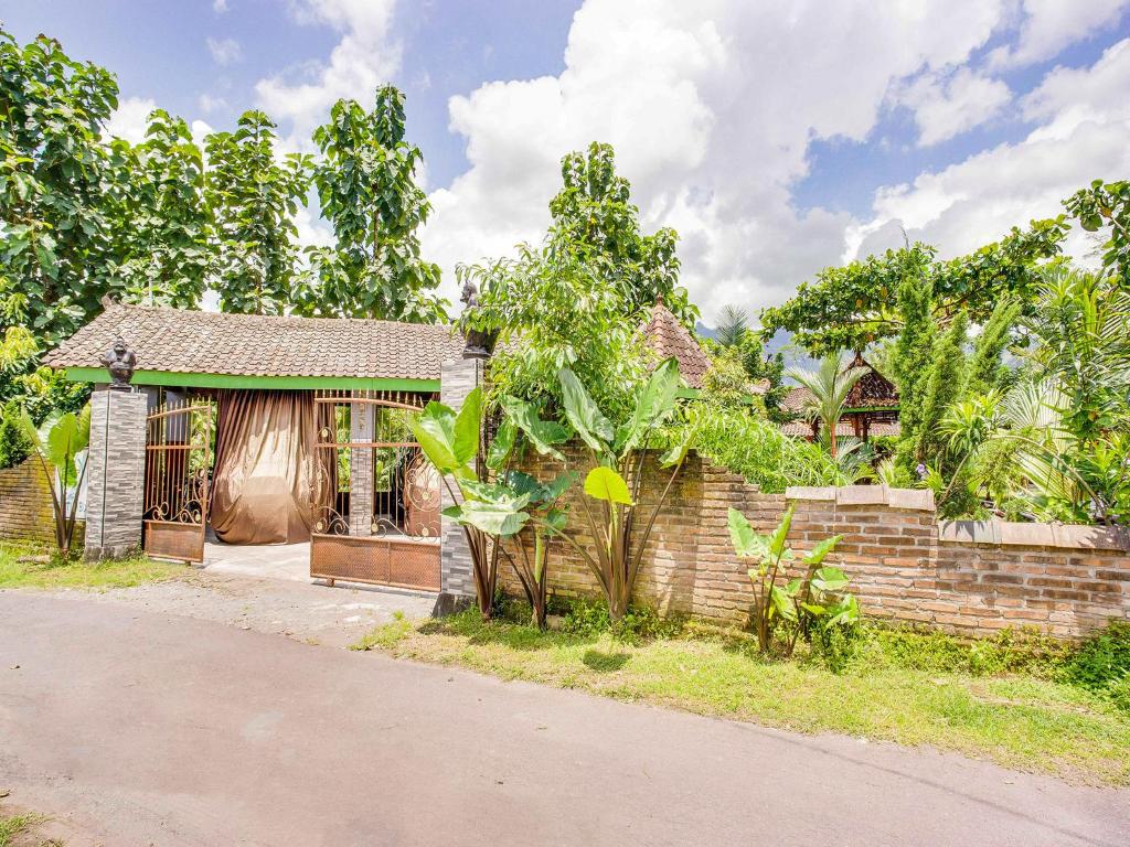 OYO 3483 Borobudur Cottage