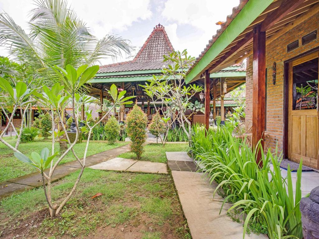 OYO 3483 Borobudur Cottage