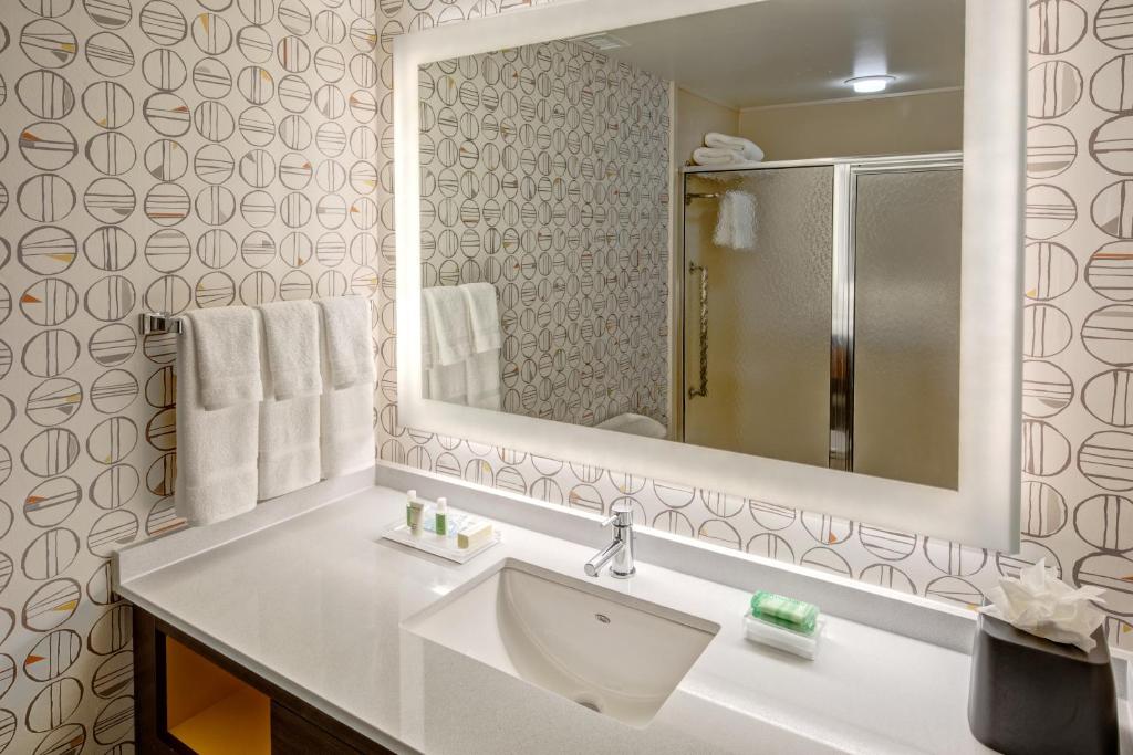 Holiday Inn Rocky Mount I-95 @ US 64 by IHG photo