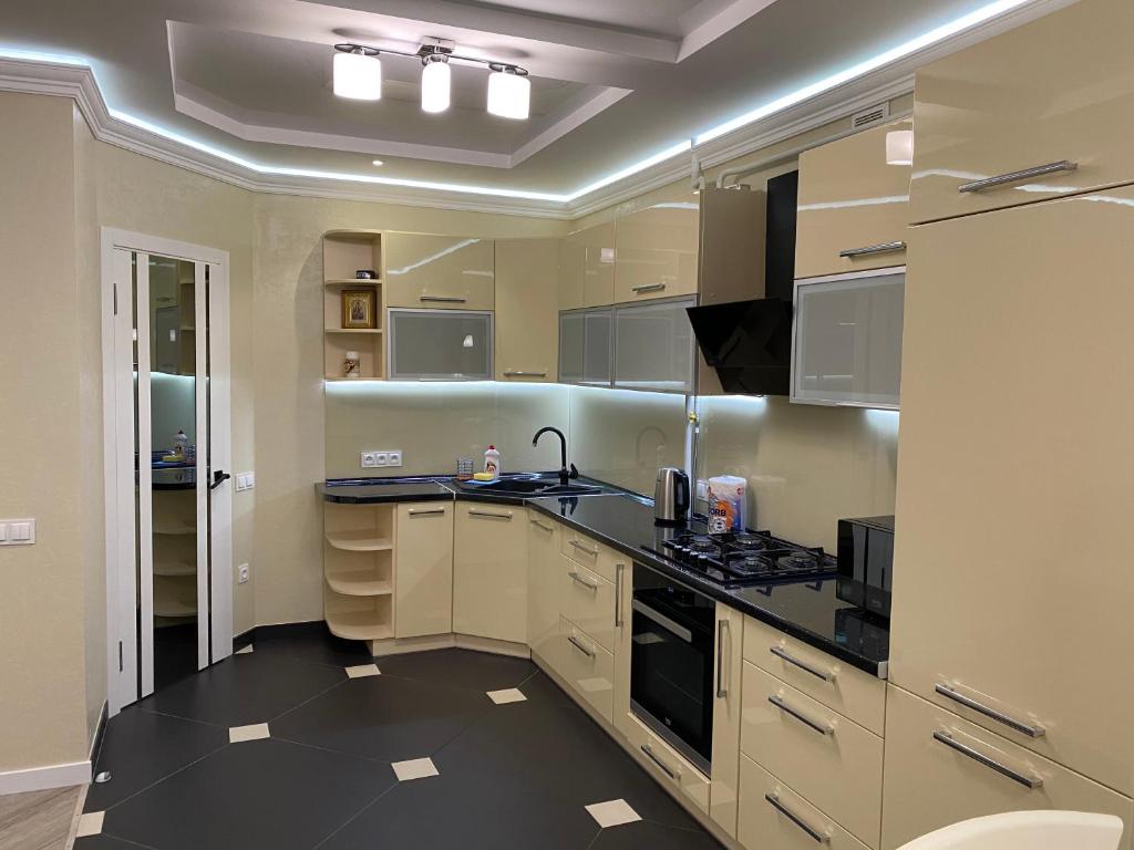 A kitchen or kitchenette at Luxury apartments