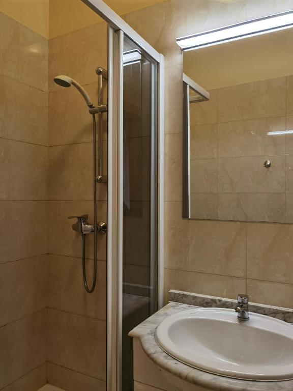 Kúpeľňa v ubytovaní Hotelik Dworek Legnickie Pole 4km od Legnicy