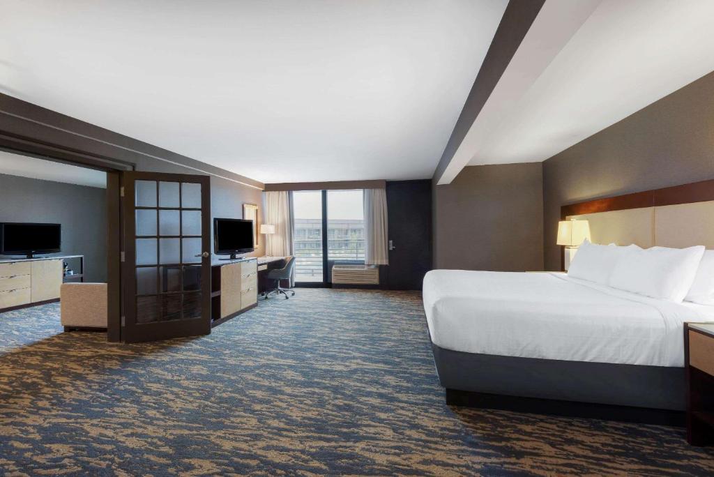 Wyndham Lancaster Resort and Convention Center photo