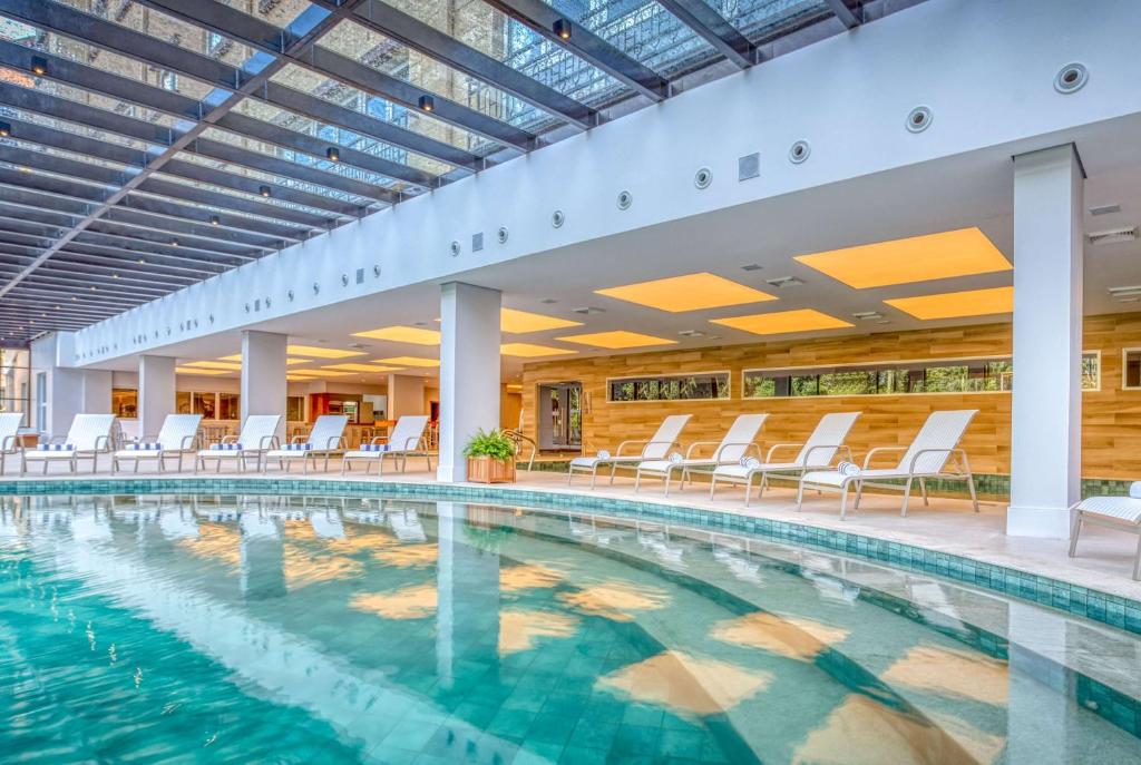 Bazén v ubytování Wyndham Gramado Termas Resort & Spa nebo v jeho okolí