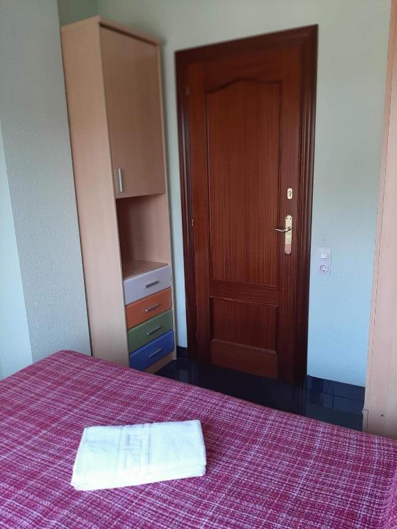 Postel nebo postele na pokoji v ubytování Habitaciones en Villa Coliving Casa Rural