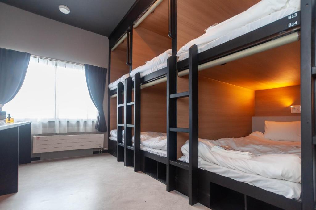 Rusutsu Grand Cabin - Cama Litera En Dormitorio Mixto De 8 Camas