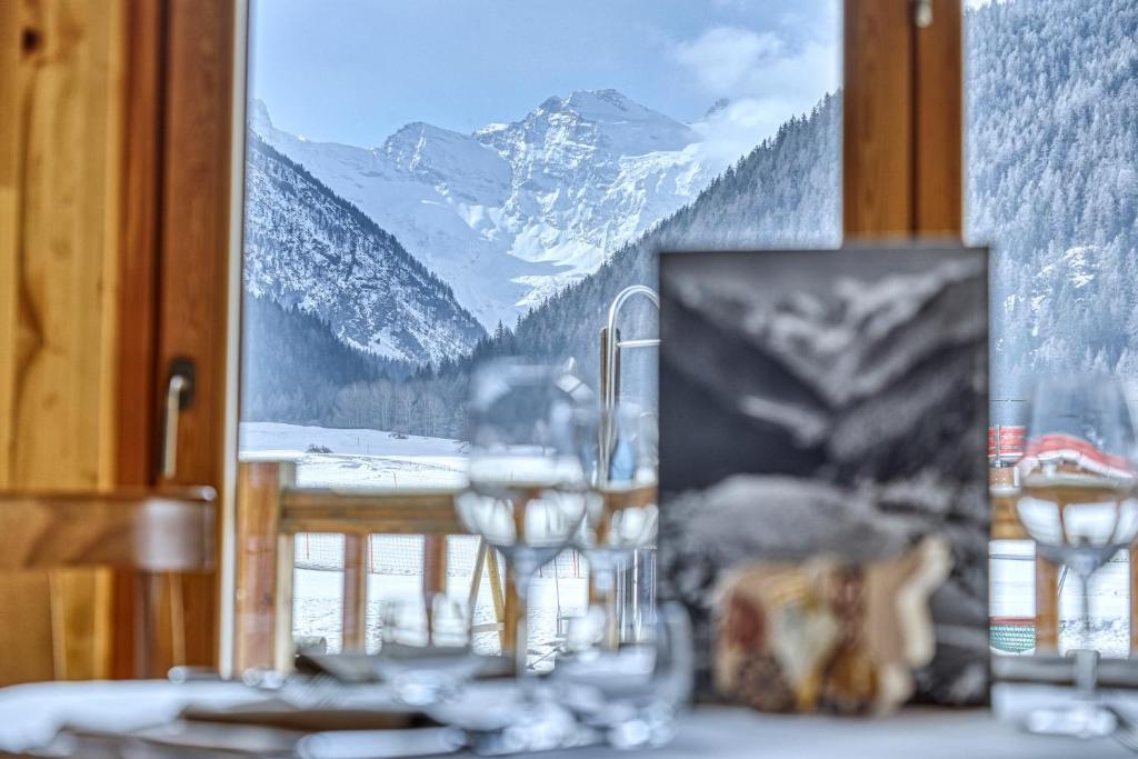 Nespecifikovaný výhled na hory nebo výhled na hory při pohledu z hotelu