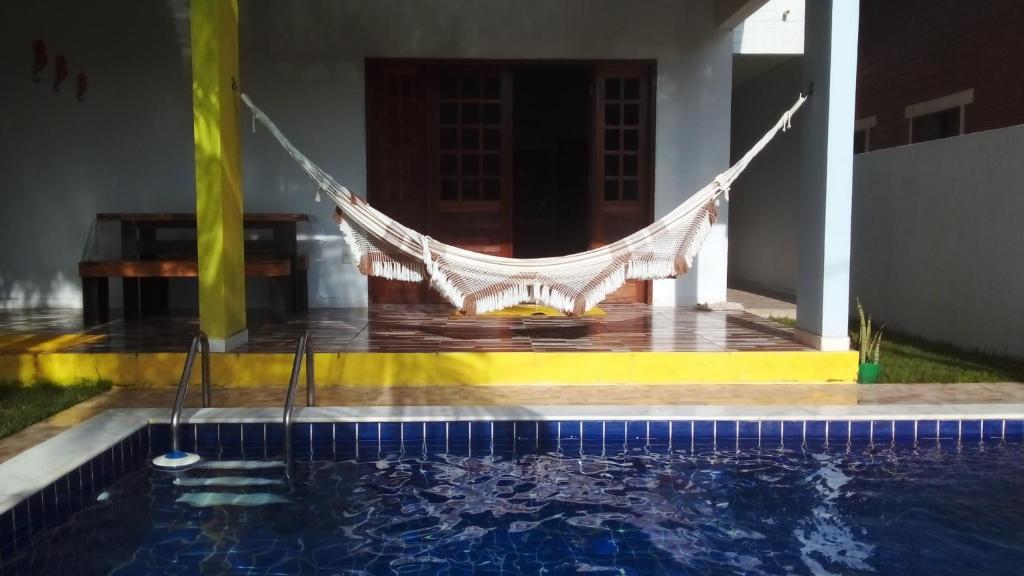  Casa em Cond. Fechado Frente Mar nos Carneiros