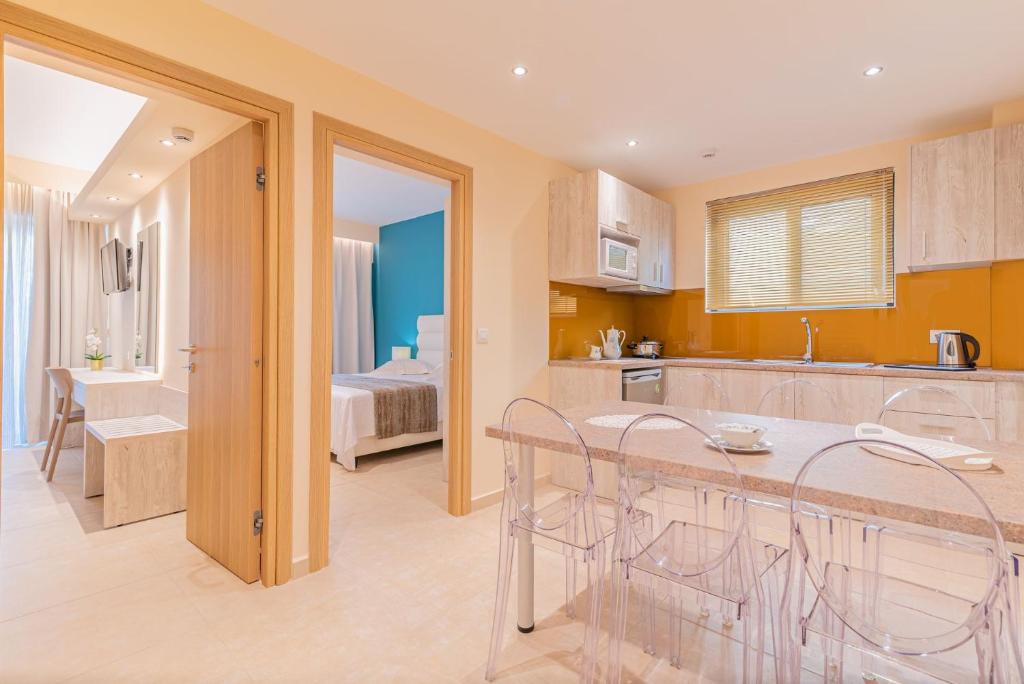 CHRISTA APARTMENTS - 16