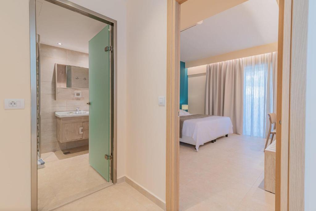 CHRISTA APARTMENTS - 7