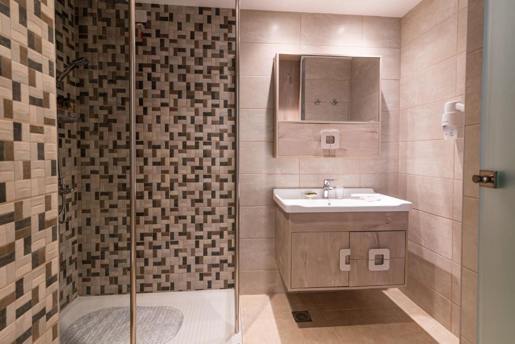 CHRISTA APARTMENTS - 4