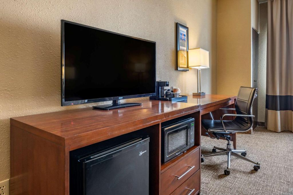 Comfort Inn Shelbyville North - King Room - No Fumadores