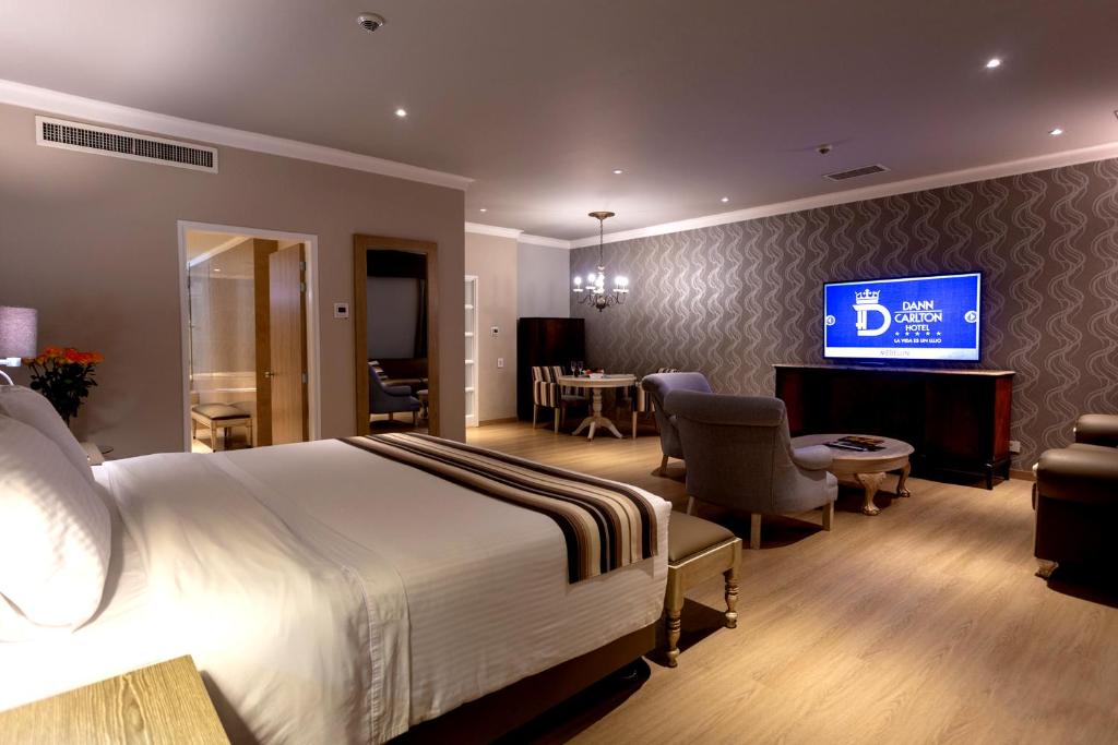 Hoteles en el Poblado, Medellin 289253507