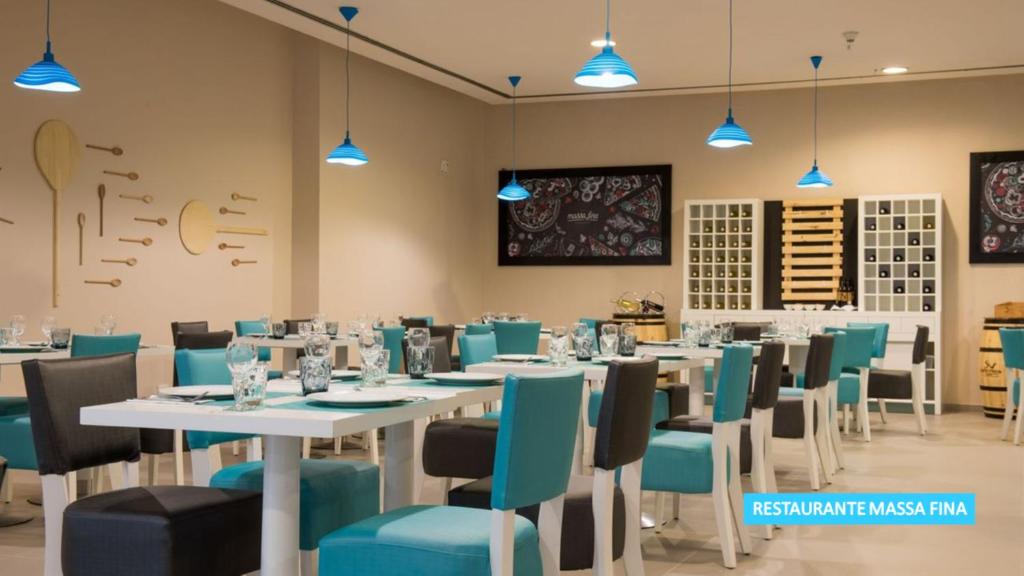 Uma área de estar em Vila Galé Eco Resort Angra - All Inclusive