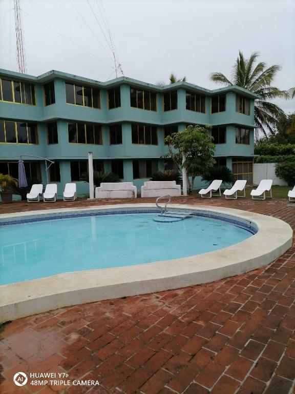 Bazén v ubytování Hotel El Doral nebo v jeho okolí