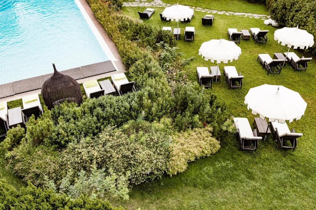 Bazén v ubytování Grand Hotel Wolkenstein nebo v jeho okolí