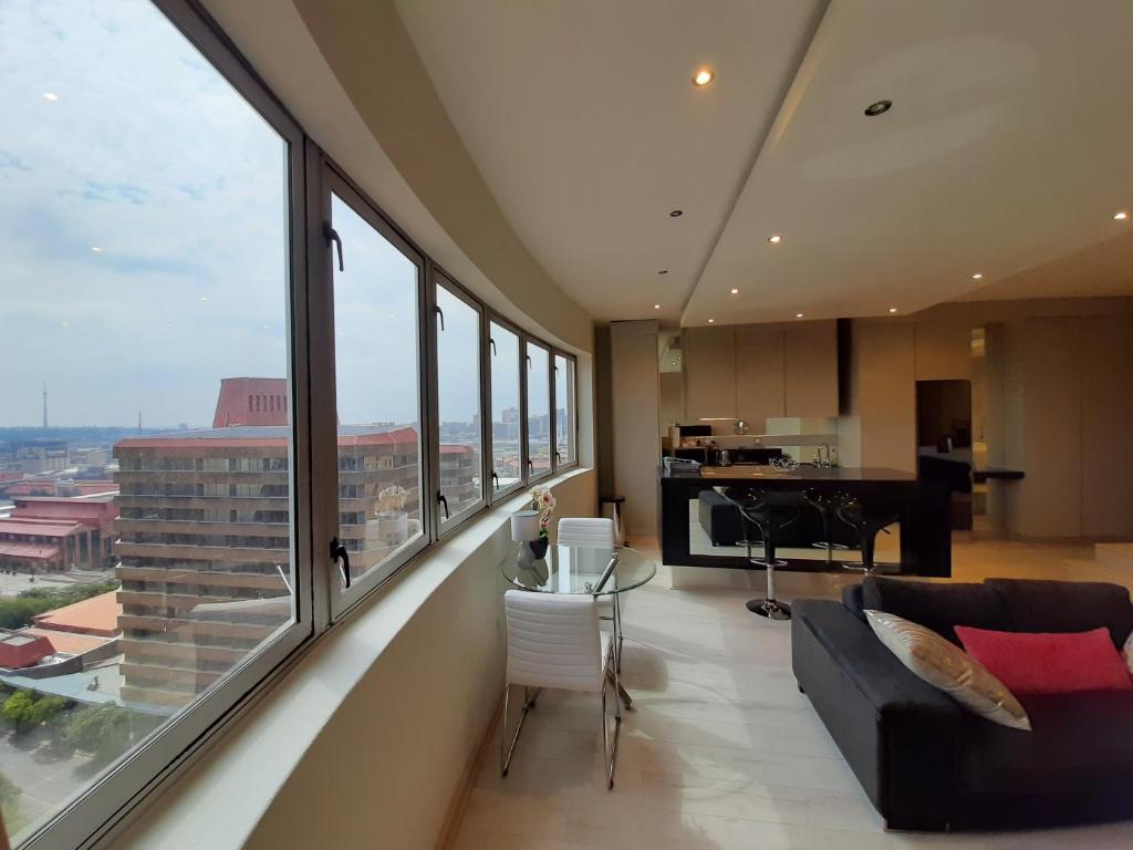 Posezení v ubytování 4 on Pritchard Luxury Suites