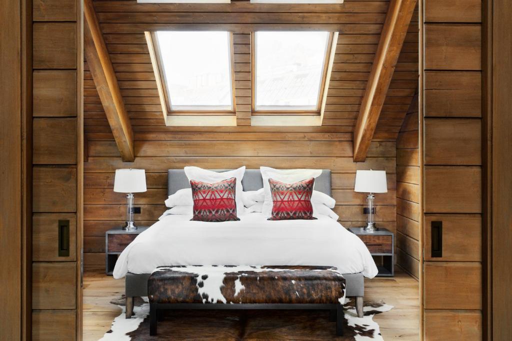 Postel nebo postele na pokoji v ubytování El Lodge, Ski & Spa