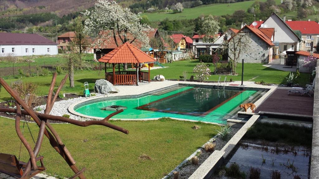 Πισίνα στο ή κοντά στο Wellness Penzión Rosnička