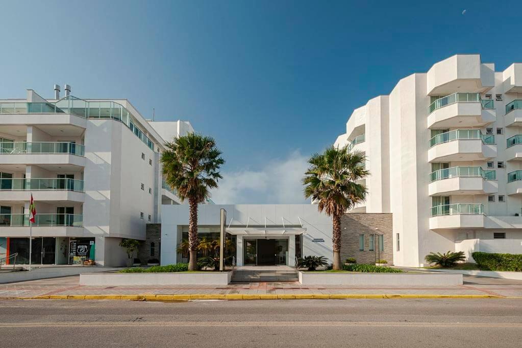  Aptos em hotel pé na areia nos Ingleses SLA