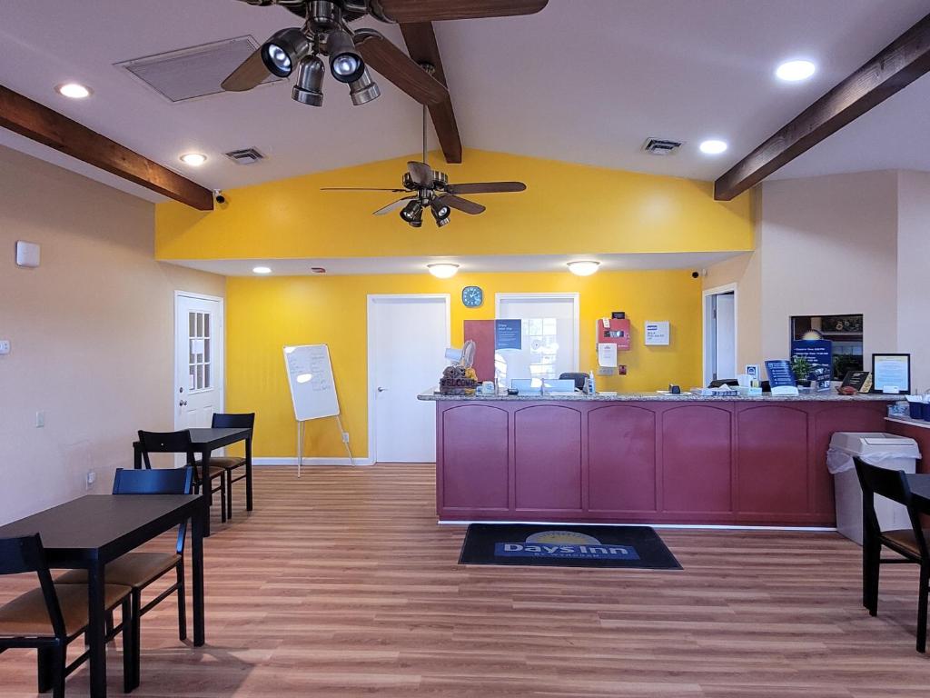 Days Inn by Wyndham Willcox photo
