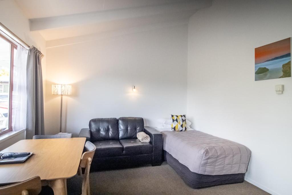 Colonial Lodge Motel - Resim 34