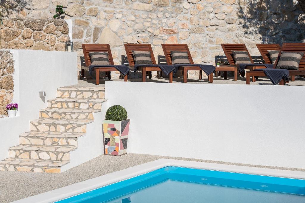 Bazén v ubytování Villa Petra Apartment with private pool nebo v jeho okolí