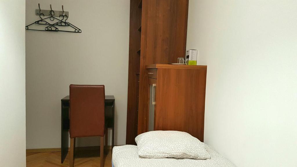 Niebieski Meander Pokoje blisko metra - Budget Twin Room