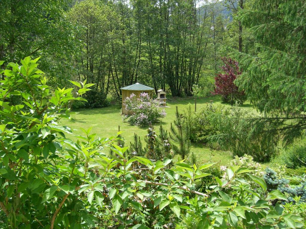 Zahrada ubytování Chambre et table d'hôtes du Chant des Sources
