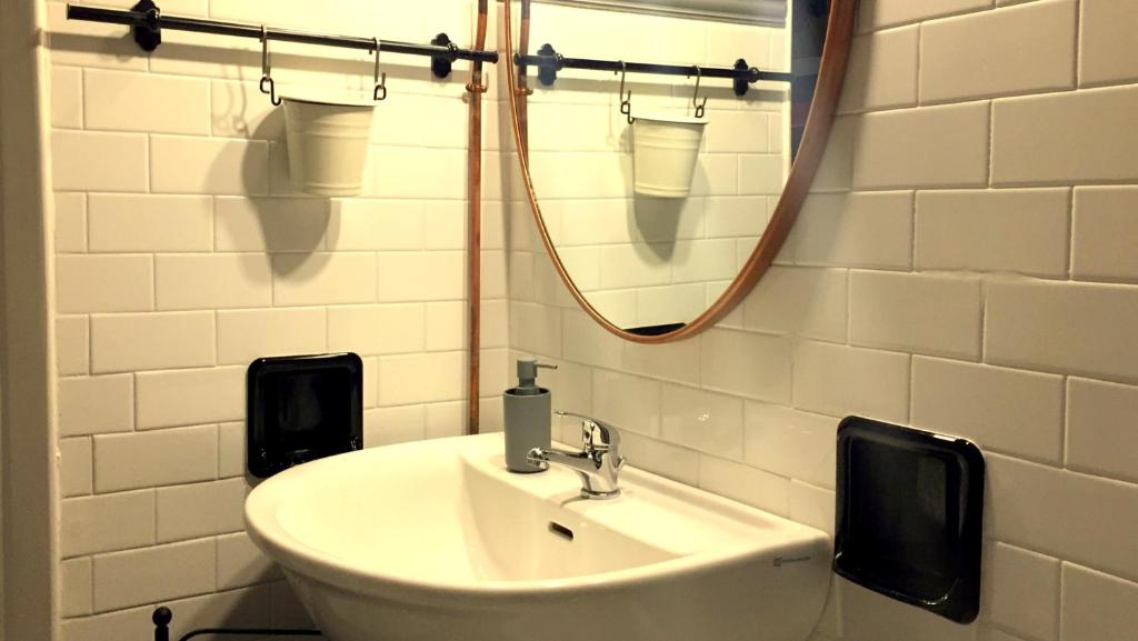 A bathroom at Domus LouLou