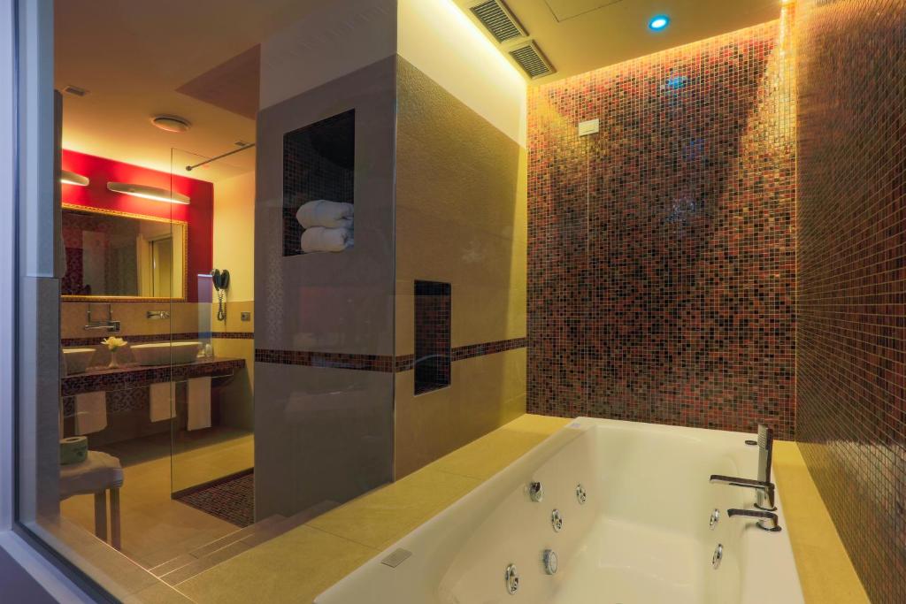 Koupelna v ubytování Hotel Glamour