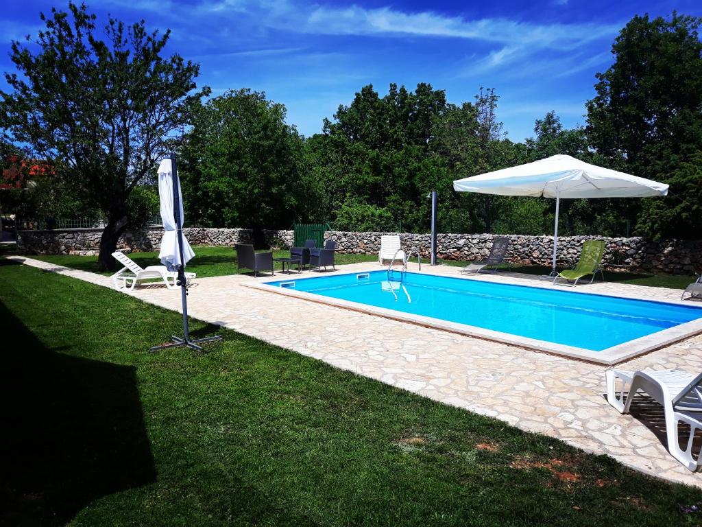 Bazén v ubytovaní Agrotourism Galic Krka alebo v jeho blízkosti