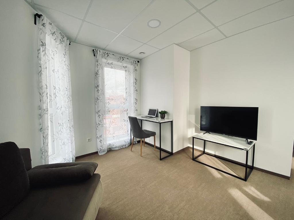 Floros namai - One-Bedroom Apartment