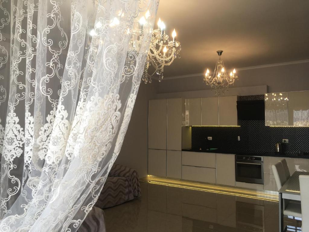 Royal Queen and King Luxury apartment - Image 3