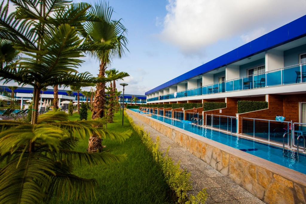 The swimming pool at or close to Eftalia Marin Resort