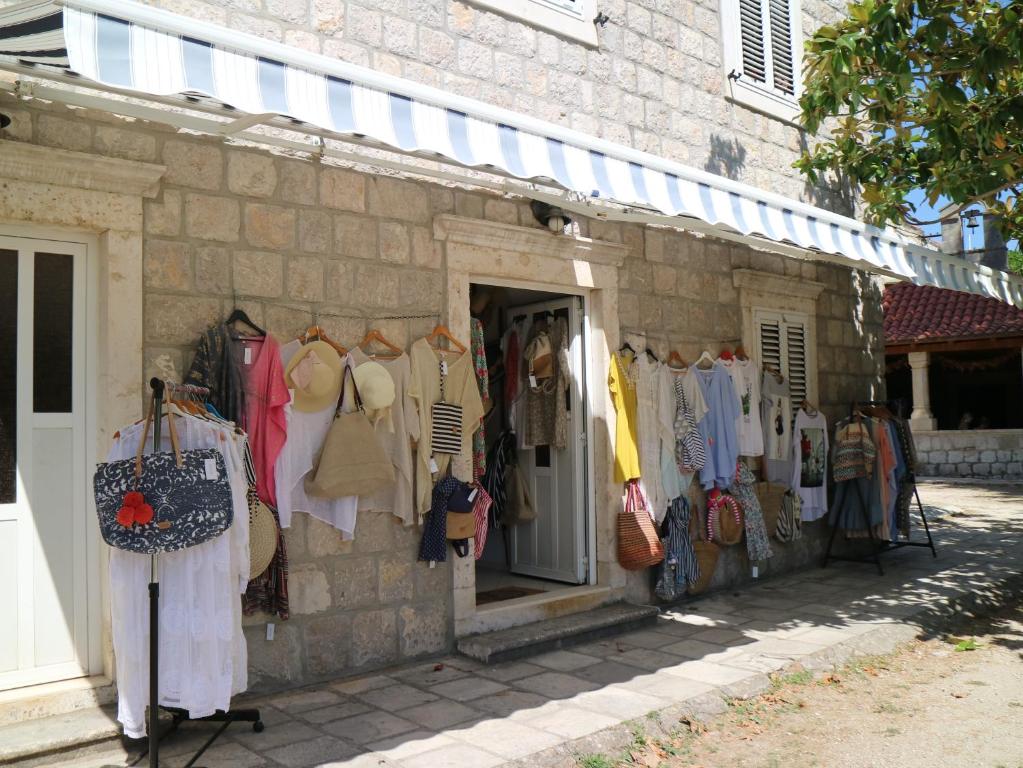 Fotografie z fotogalerie ubytování Studio Apartments & Rooms Lela, Sipan island v destinaci Šipanska Luka