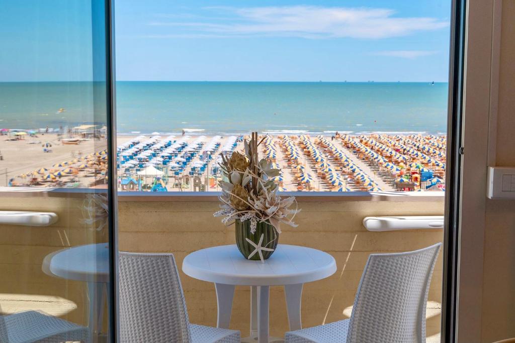 Nespecifikovaný výhled na moře nebo výhled na moře při pohledu z hotelu