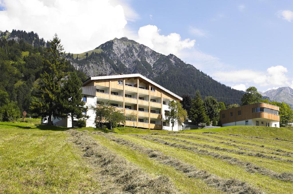 Nespecifikovaný výhled na hory nebo výhled na hory při pohledu z hotelu